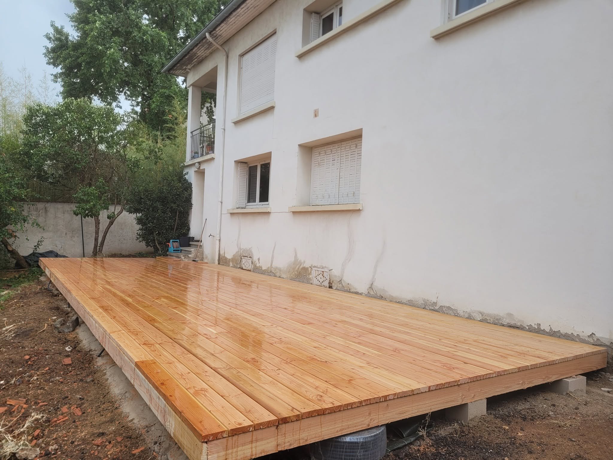 Création d'une terrasse en bois par RD Environnement
